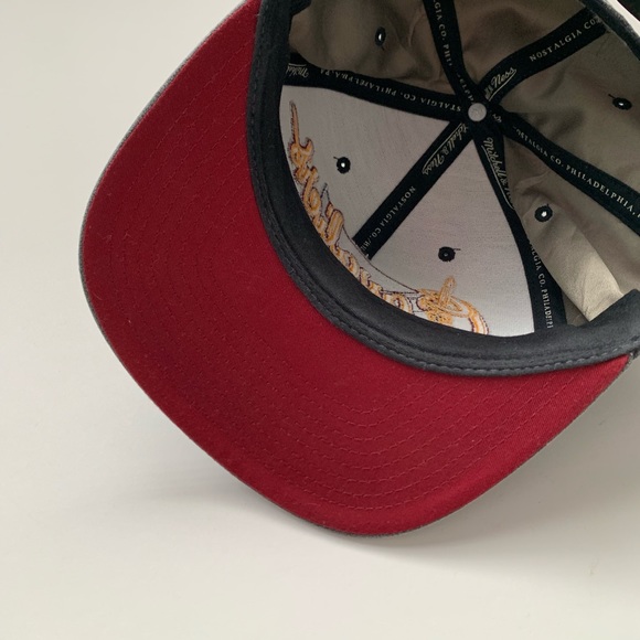 Mitchell & Ness SnapBack - Picture 3 of 3